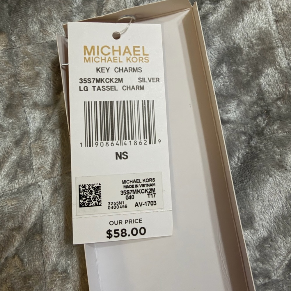 Michael Kors Large Tassel Key Charm – Silver - Picture 3 of 4